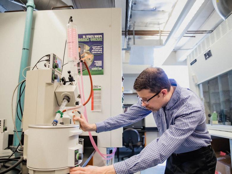 Photo of a professor in the chemistry lab